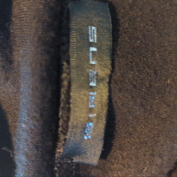 Black skirt - Picture 2 of 3